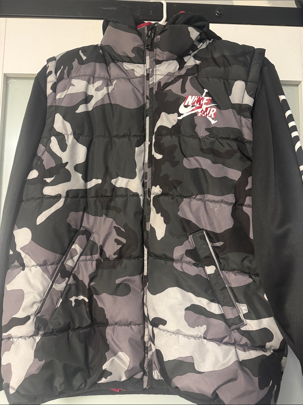Nike Air Jordan  Black & Gray Camo Puffer Jacket Youth Large